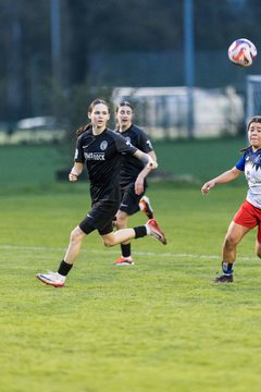Bild 259 - wBJ Hamburger SV - Eimsbuettler TV : Ergebnis: 4:0